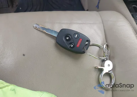 2011 Honda Accord 3.5 Ex-L из США, поврежденный, VIN 1HGCP3F82BA024497